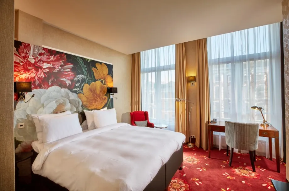 Carlton Ambassador Hotel Royal Room Engelse Tudor stijl